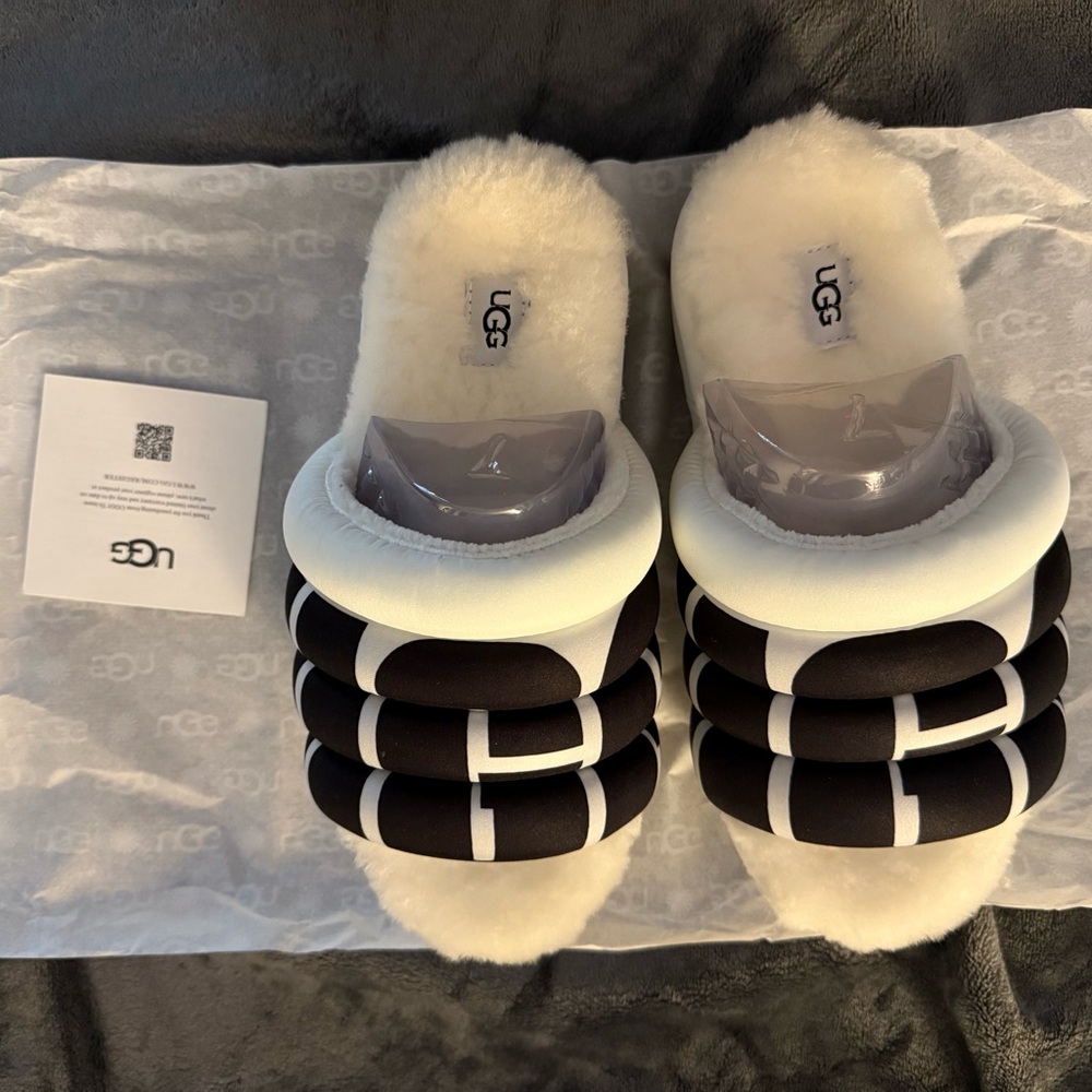UGG Women's Black and Cream Cozy Slippers